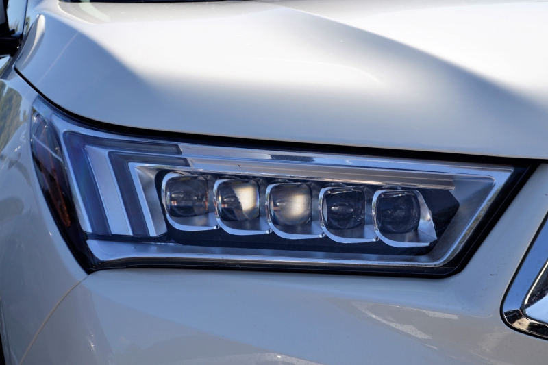 concession-auto-BEAUSOLEIL-min_acura-headlamp-2834131